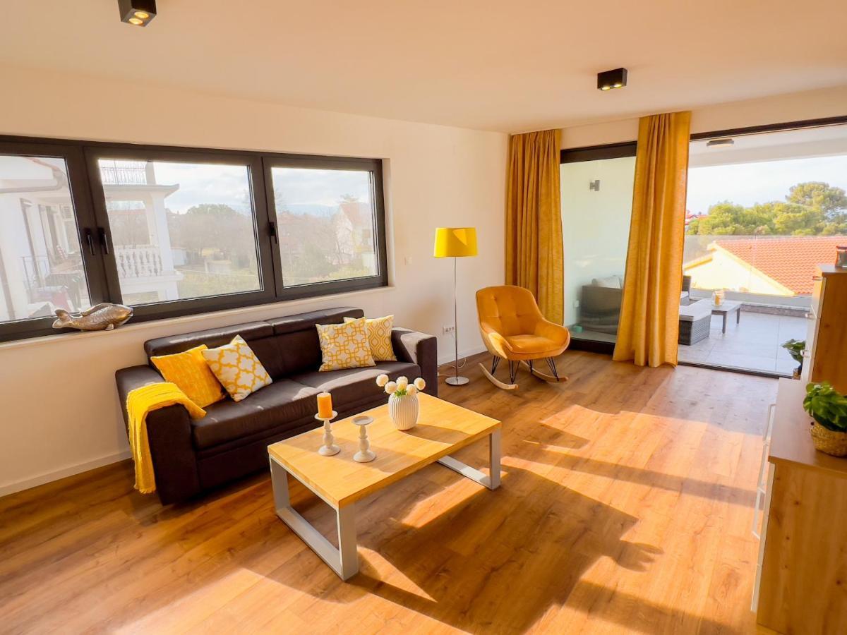 Villa Mirno More Apartments Malinska Exteriér fotografie