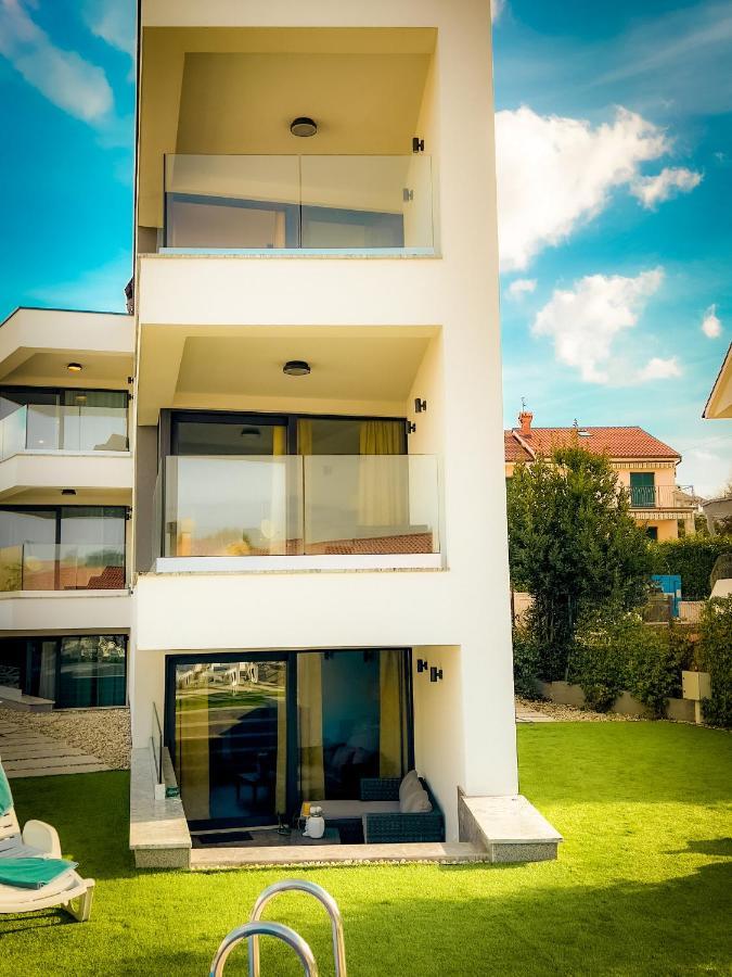 Villa Mirno More Apartments Malinska Exteriér fotografie