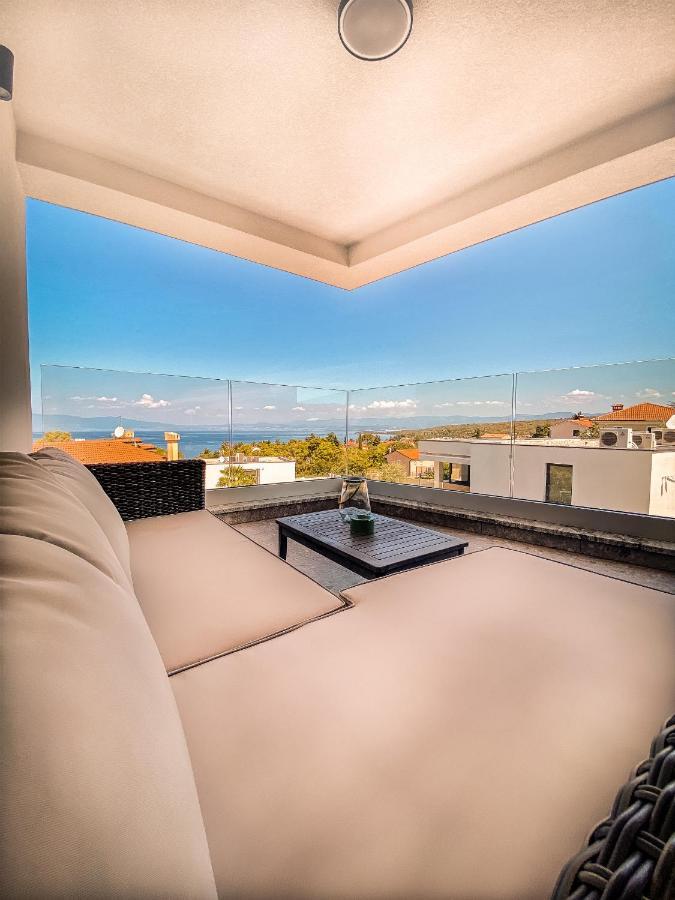 Villa Mirno More Apartments Malinska Exteriér fotografie