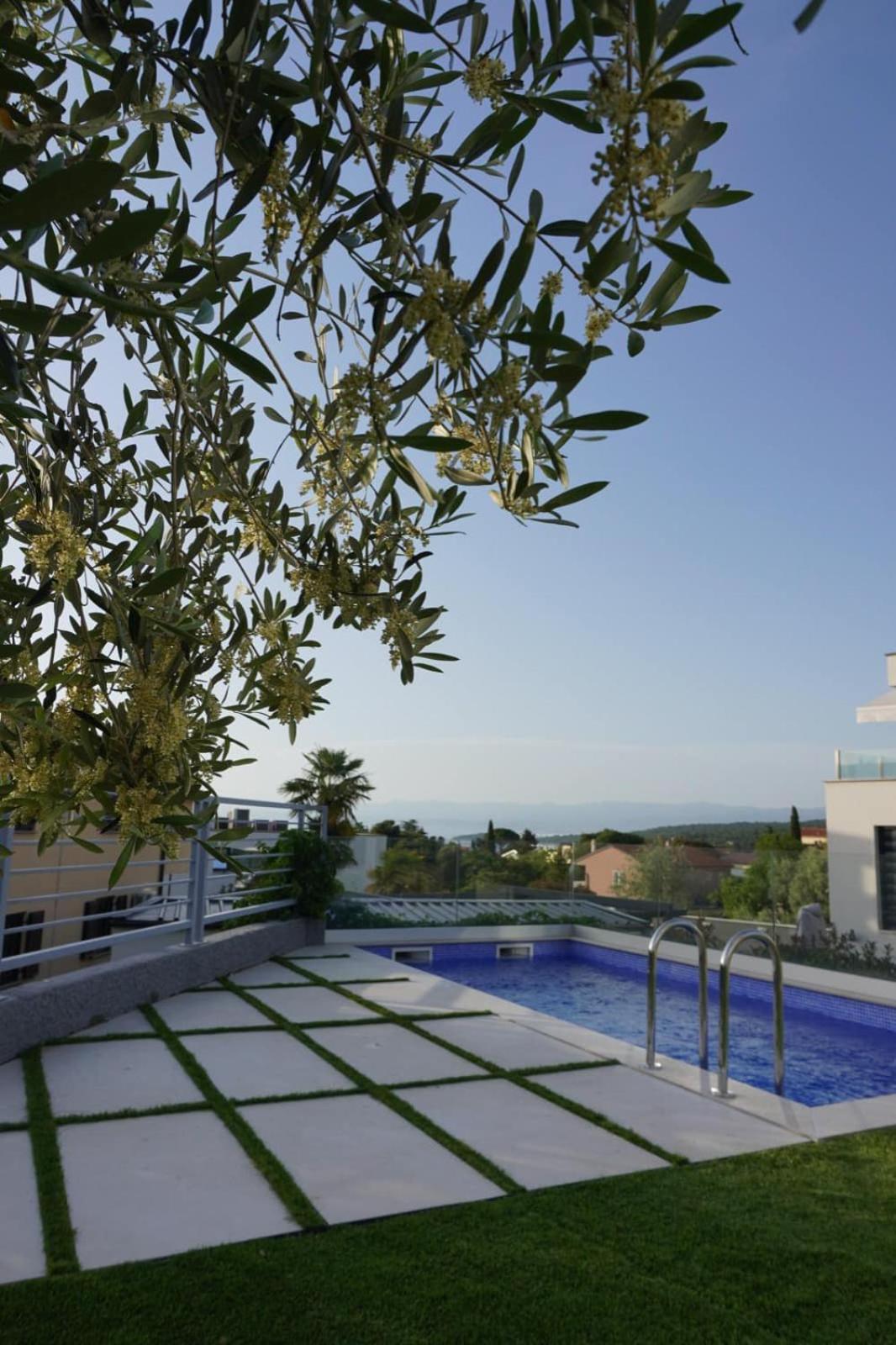 Villa Mirno More Apartments Malinska Exteriér fotografie