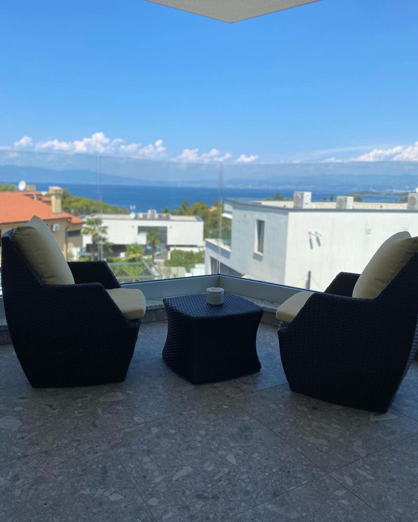 Villa Mirno More Apartments Malinska Exteriér fotografie
